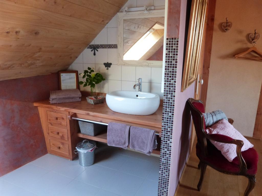 Bed And Breakfast La Fontaine Blanche Melgven Chambre photo