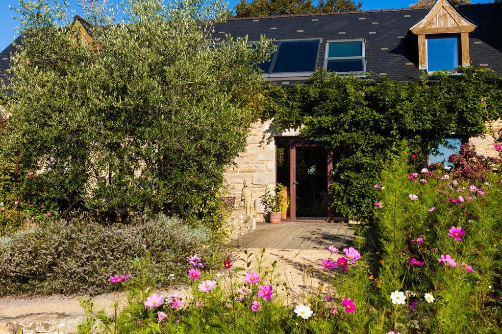 Bed And Breakfast La Fontaine Blanche Melgven Extérieur photo